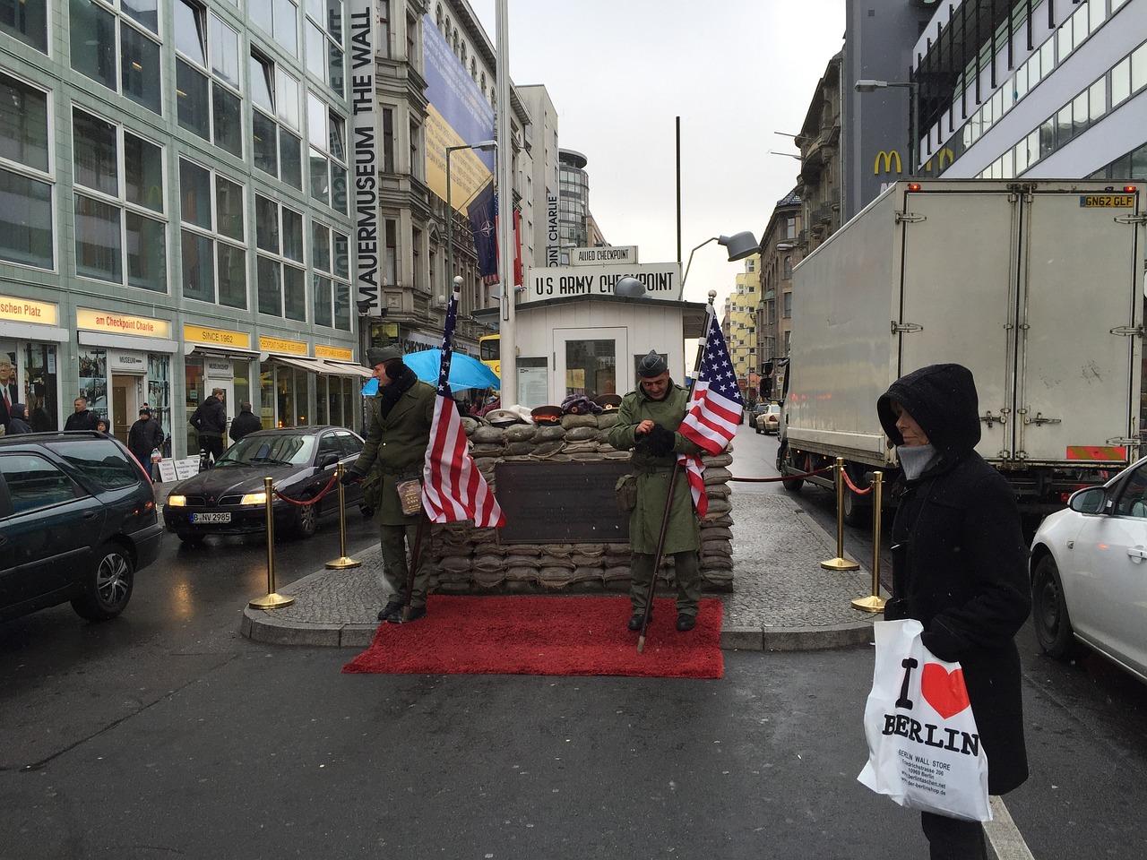 checkpoint charlie berlin